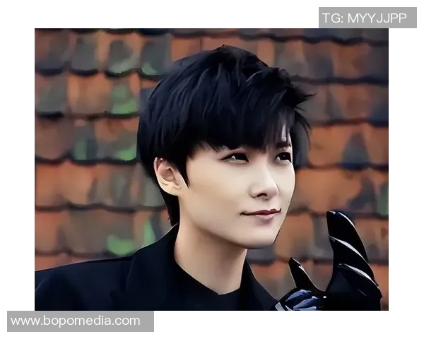 天下足球明星演员齐聚一堂展现运动与艺术的完美结合