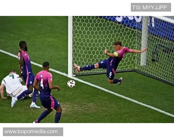 足球明星的优秀品质与职业精神对年轻球员的积极影响与启示